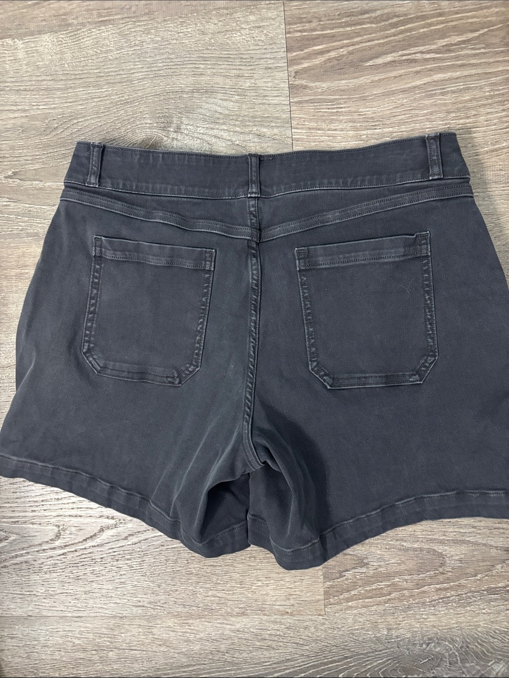SPANX Charcoal Gray Twill High-Waist Pull on Shorts Tummy Control Size Large - Picture 4 of 6